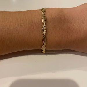 Gold Bracelet with shiny diamond cut